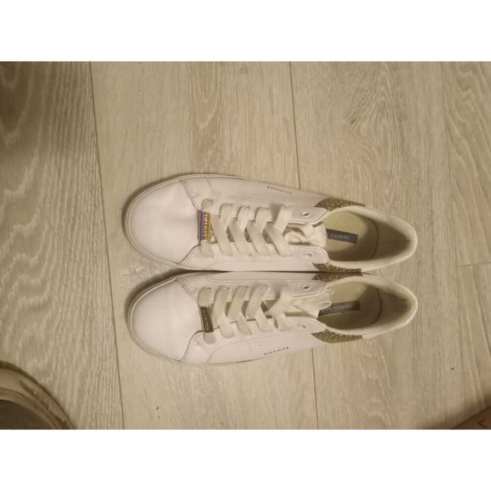 Tommy Hilfiger Women's Lorio Sneakers - White Leather, Size 9M Used Go Condition